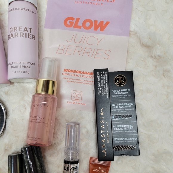 SOLD        Beauty Stocking Stuffers - Picture 5 of 11